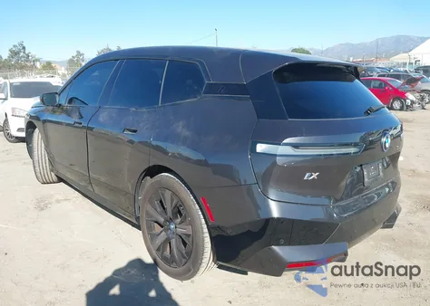 2024 BMW Ix xDrive50 z USA, uszkodzony, nr VIN WB523CF08RCR62983